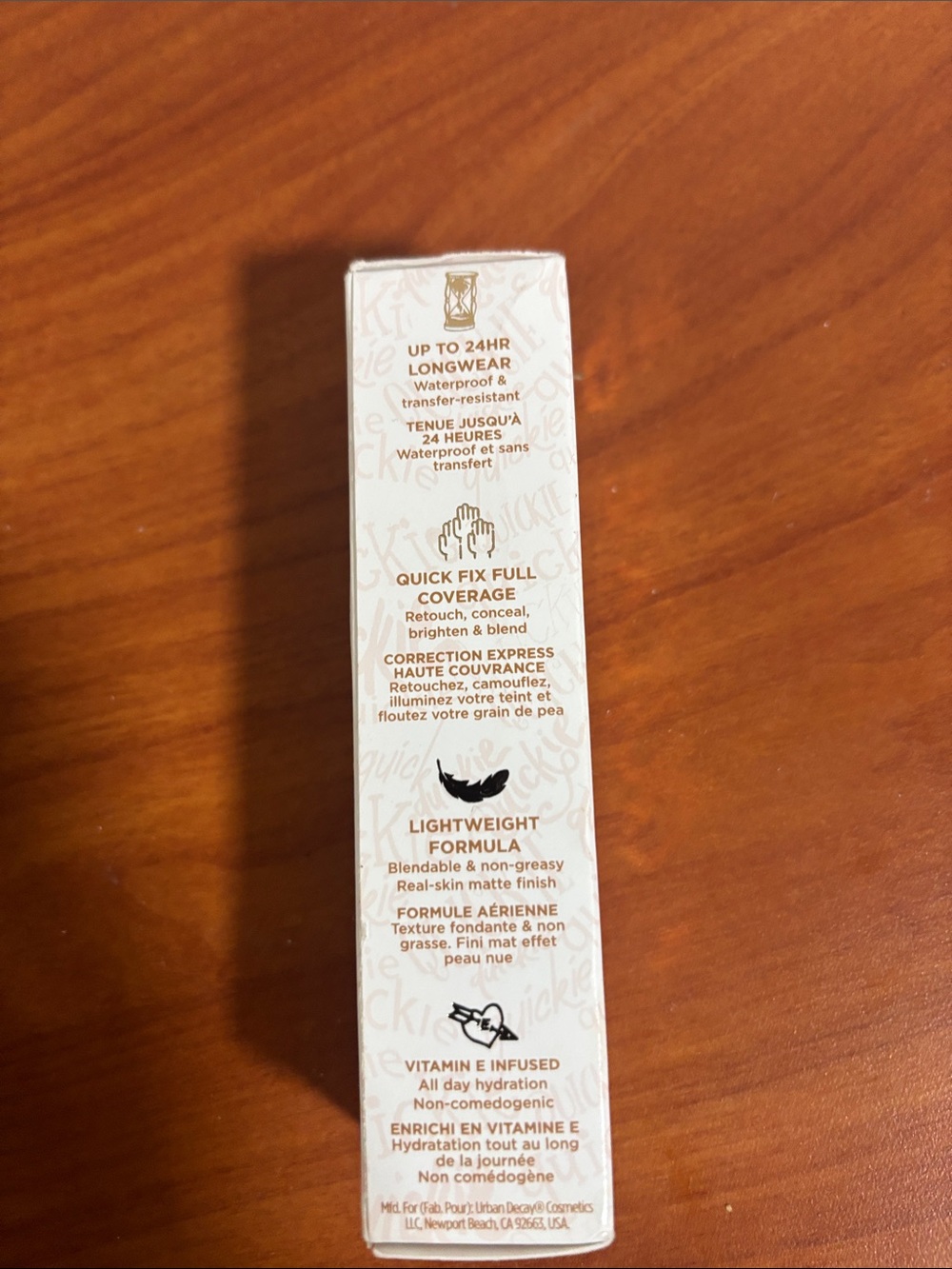Urban Decay Stay Naked Quickie Concealer Box - White and Gold - Picture 5 of 6